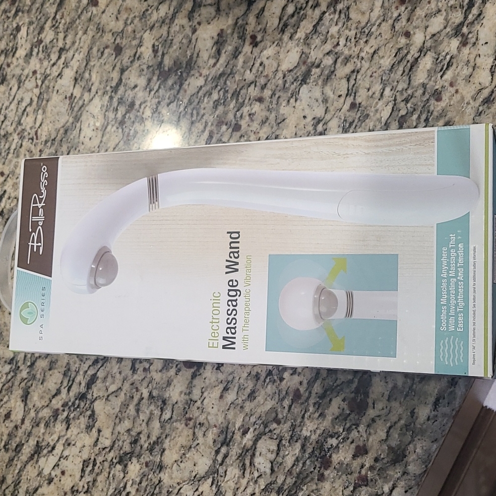 Electronic massage wand